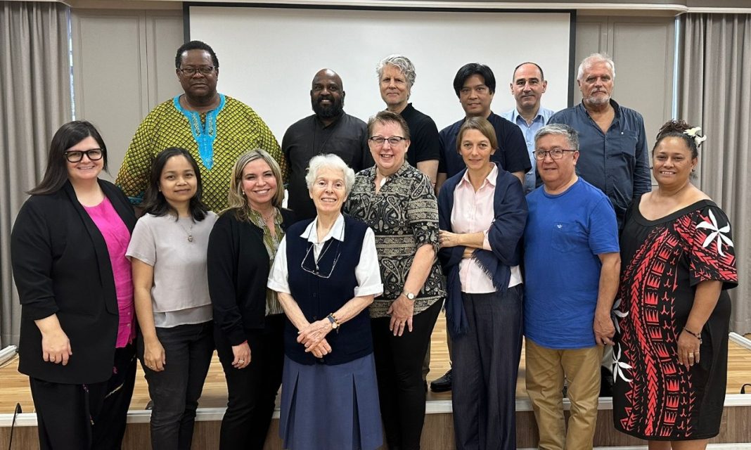 SIGNIS Board Members 2023 posing for group photo in Bangkok